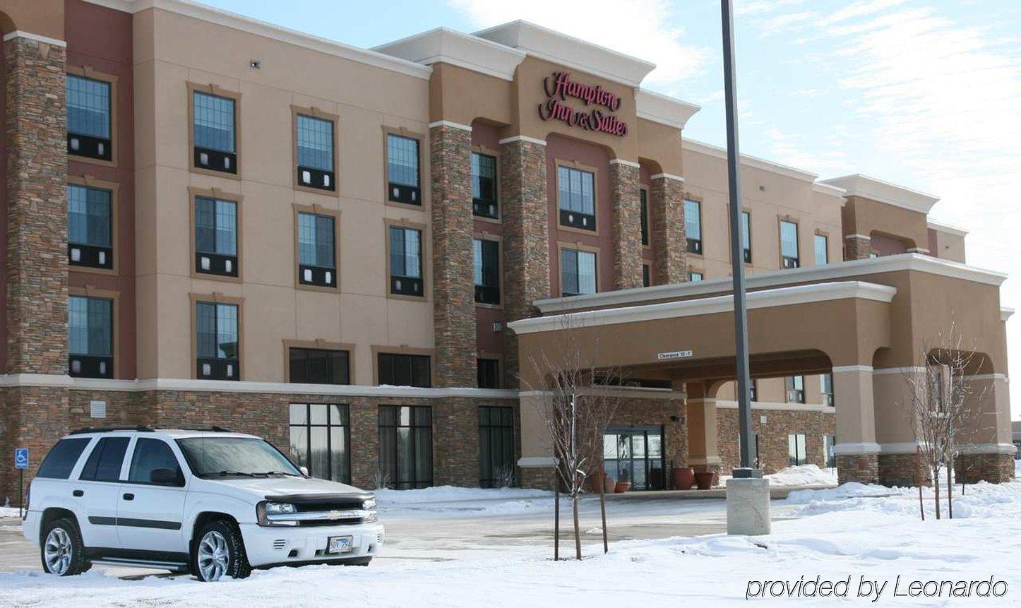 Hampton Inn & Suites Уотертаун Экстерьер фото