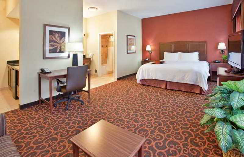 Hampton Inn & Suites Уотертаун Экстерьер фото